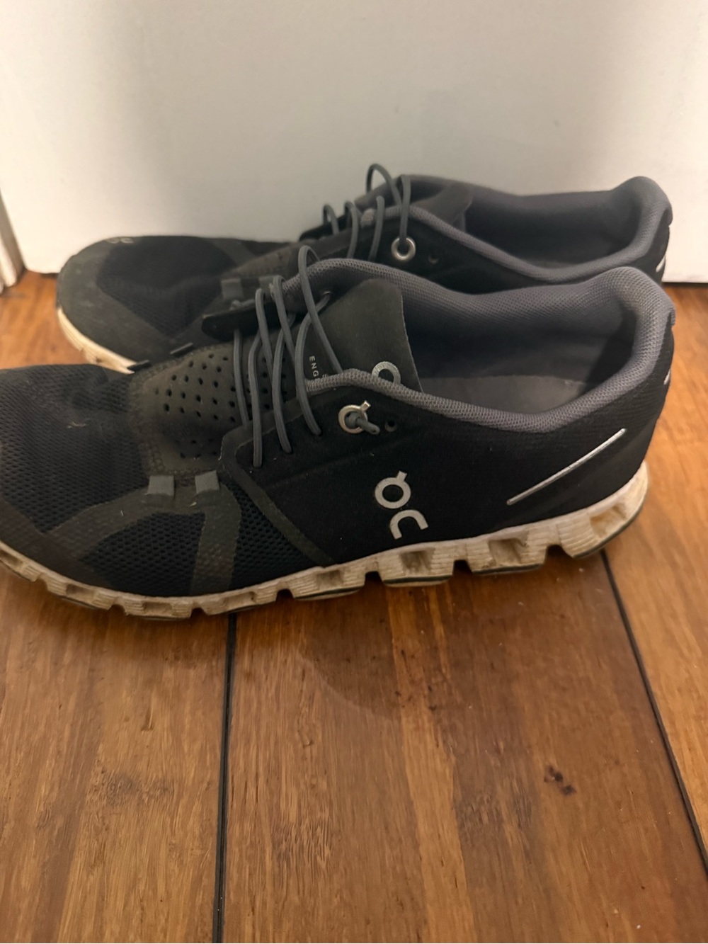 On Running Men's Black and Gray Cloud Running Shoes